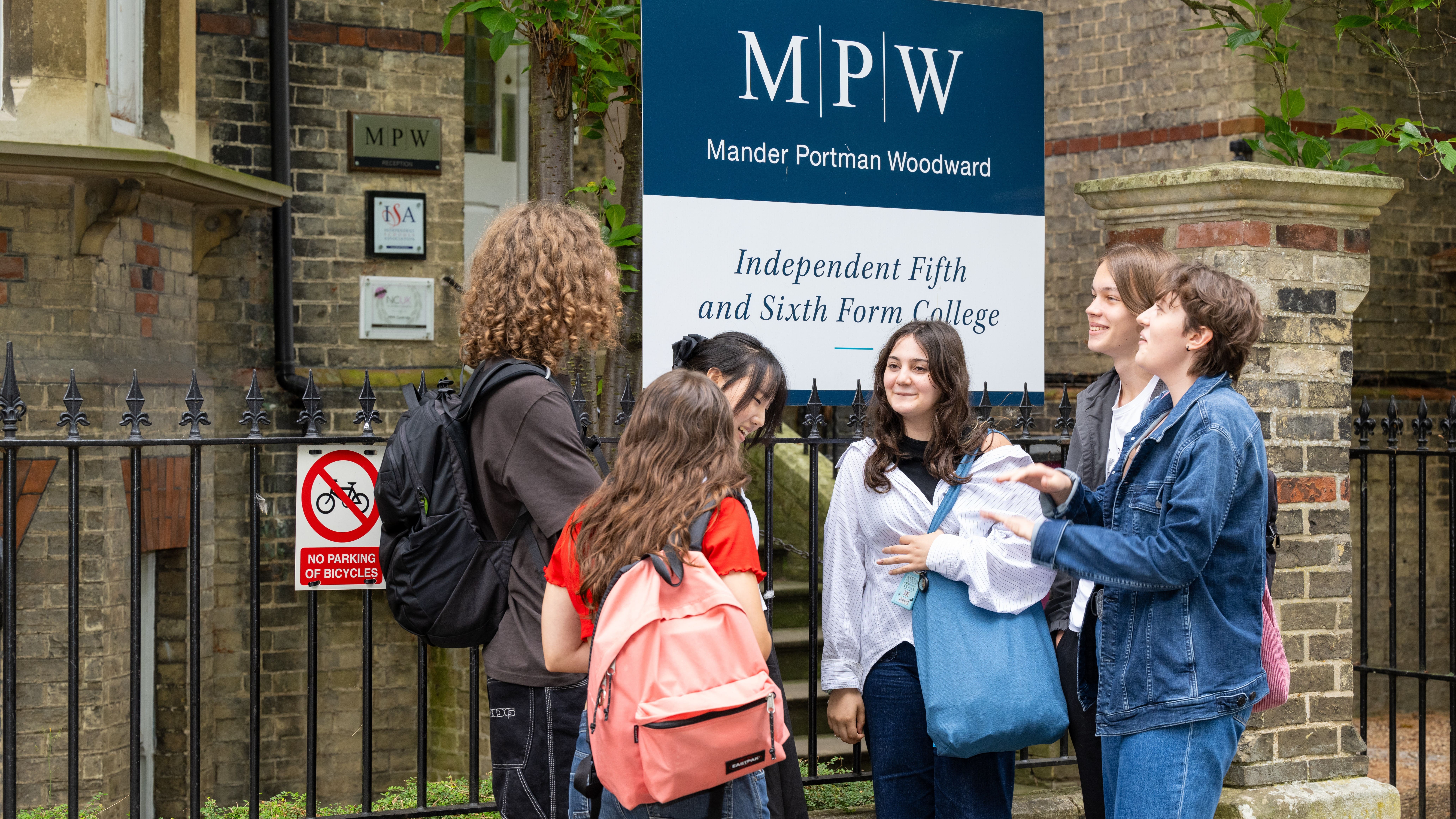 A-Level & IGCSE di UK dan Ireland Jadi Jalur Favorit Siswa Indonesia Menuju Kedokteran Hingga Seni di Kampus Top Dunia